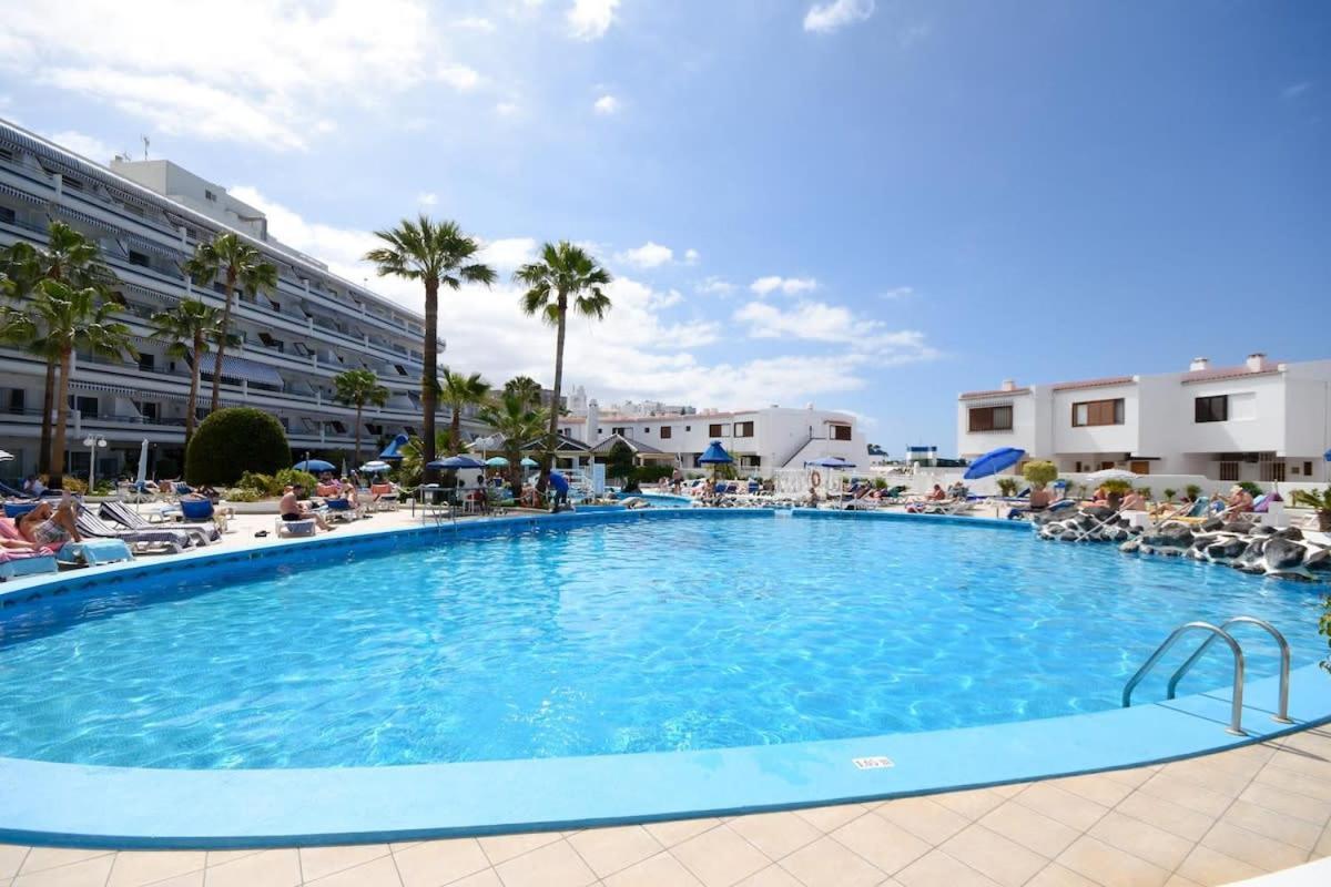 Club Atlantis 89 - Two Bed Costa Adeje (Tenerife)